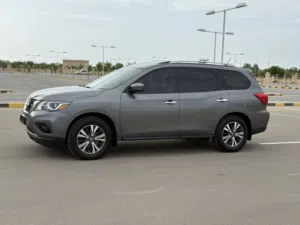 Used Nissan Pathfinder in Al Batinah