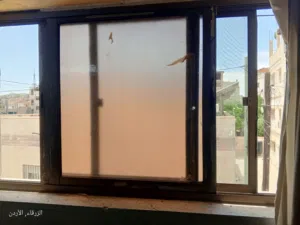 شباك المنيوم برونز 167x95 لون برونز مبزر