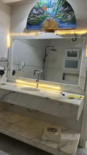 مغسله رخام كبيرة وجميلة وسعرها رخيص للبيع عاجل سعرها 15ريال