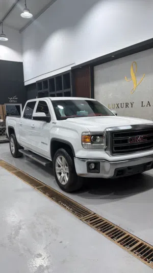 Used GMC Sierra in Al Ain
