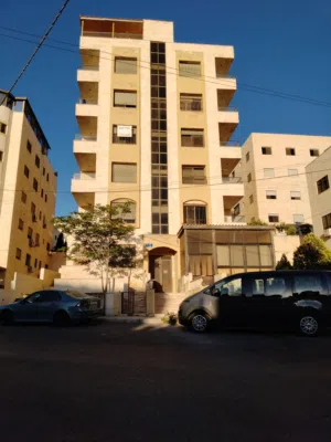 250 m2 4 Bedrooms Apartments for Sale in Amman Daheit Al Rasheed