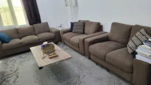 مجلس يكفي عشر اشخاص