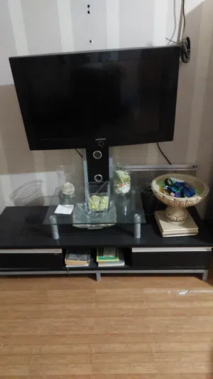لدواعي السفر شاشه LCD 32 وغساله  LG 12 K