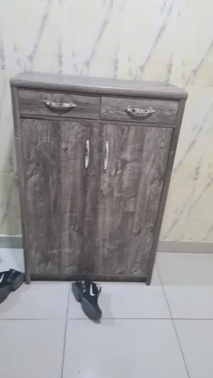 للبيع كبت احذيه شبه جديد