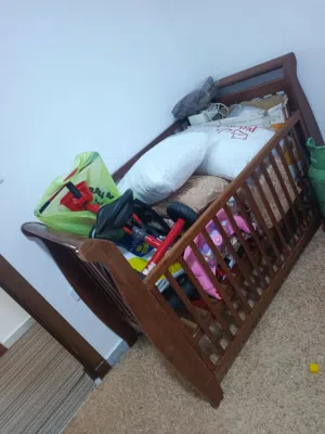 تخت بيبي للبيع من عمر شهر لحد 7 سنوات