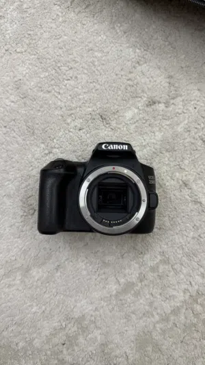 Canon EOS 250D