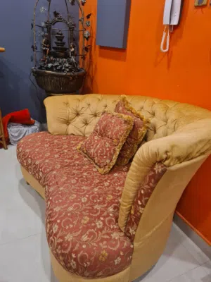 كنب للبيع يتسع  الى ثمانية اشخاص