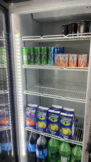 ثلاجة عرض بحال الوكاله انفيرتر شركة انور للبيع