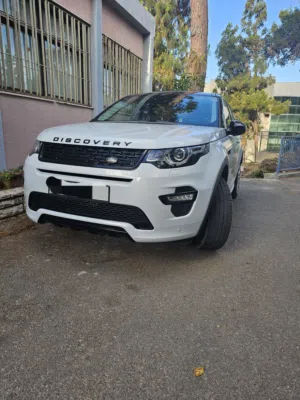 لاند روفر ديسكفري 2018 مميزه بحالة الوكاله