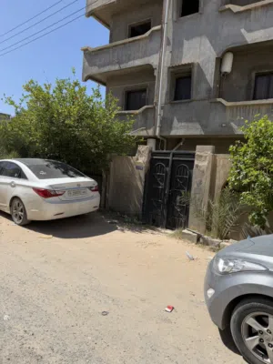 منزل ارضي في زناتة الجديدة بالقرب من مسجد الطابية