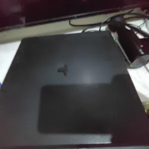 ps4 slim +2 brand new controllers
