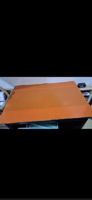 مكتب دراسي مع كرسي