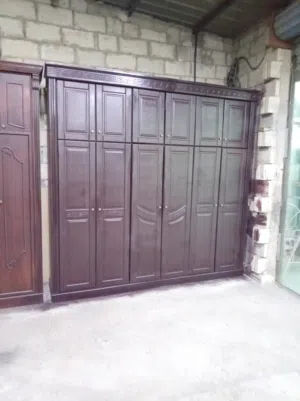 خزأن خشب لاتي بالكامل