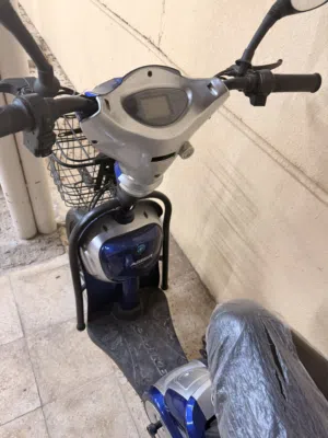 موتور سكوتي مستعمل موديل 2025 بمواصفات عالية وقليل الاستخدام