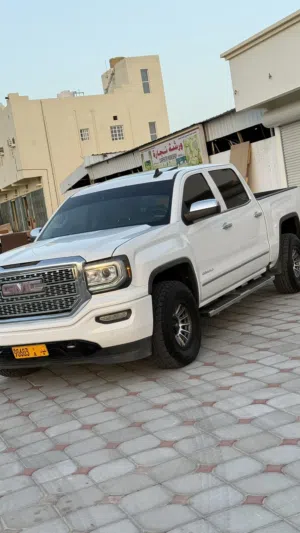 GMC دينالي الفول الفول