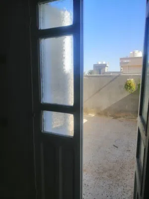 140 m2 3 Bedrooms Apartments for Rent in Tripoli Souq Al-Juma'a