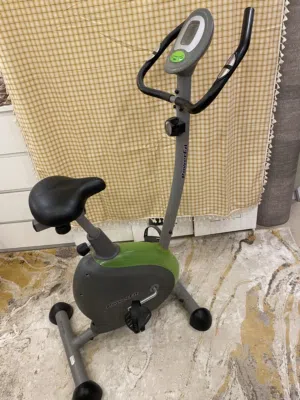 دراجه رياضيه خفيفة الوزن..ماركة  powerfit