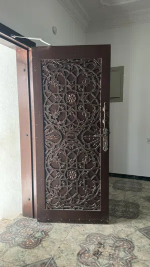 باب نظيف للبيع