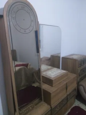 غرفه نوم زوجية تحتاج لصيانه في تاجوراء