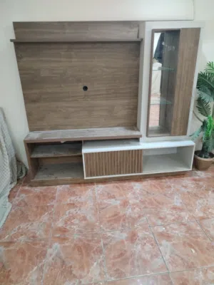 طاولة تلفزيون من اكيا