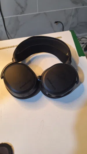 سماعات SteelSeries أصلي مستعمل بحالة الوكالة إقرأ الوصف