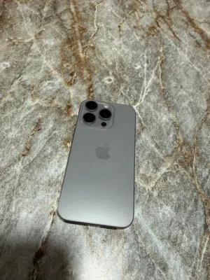 Apple iPhone 15 Pro 256 GB in Salt