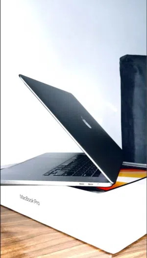 ماك بوك برو 2019 زي الجديد بالظبط