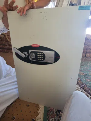 مهندس خزنات نقود  ولدينا جميع قطع الغيار الخزنات