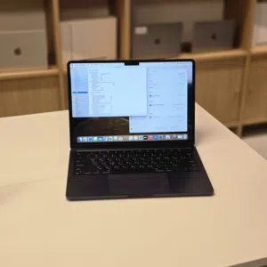 MacBook Air M3 - 8GB RAM - 512GB SSD - Midnight