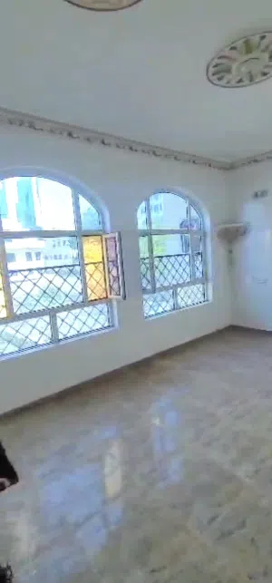 300 m2 4 Bedrooms Apartments for Rent in Sana'a Haddah