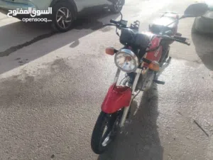 دراجة سوزوكي بحال الوكالة وممشى قليل للبيع بسعر مغري او البدل على سيارة