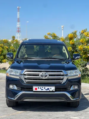 TOYOTA LAND CRUISER GXR V8 2017 BLUE