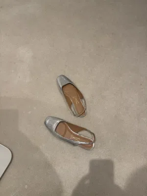 صندل فضي مريح