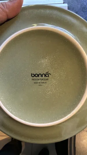 صحون مطعم او مقهى