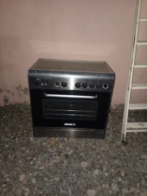 فرن للبيع نضيف وما فيه عطل