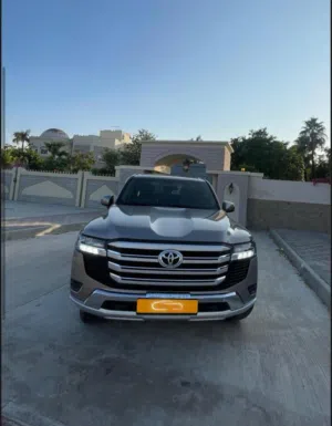 Used Toyota Land Cruiser in Muscat