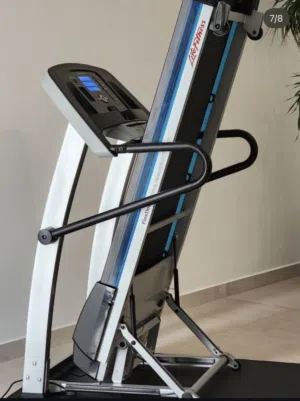 مطلوب جهاز مشي لايف فتنس منزلي Life Fitness 2.5 HP Treadmill