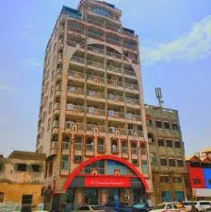 فندق للبيع على كورنيش ساحل البحر الاحمر بحديدة