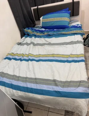 خرانه 3 ابواب و سرير مفرد و نص قابل للتفاوض