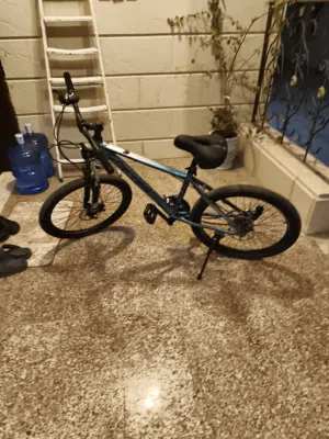 بيع مستعجل – دراجة هوائية شبه جديدة مع قفل Urgent Sale – Almost New Bike with Lock