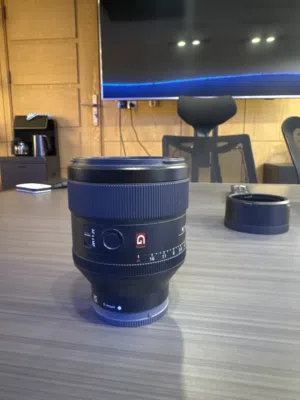عدسة سوني G master 85mm