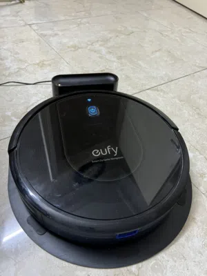 مكنسة روبوت ذكية يوفي (eufy) الأصلية بحالة ممتازة للبيع