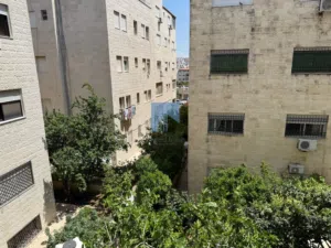 شقة مميزة للبيع في الجندويل - مقابل مجمع الحسين للأعمال طابق اول 183م تشطيب سوبر ديلوكس بسعر مغري