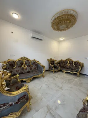 شقه مفروشه طابق اول معزوله للايجار