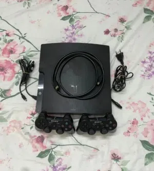 PS3 SLIM WITH 2 CONTOLLERS + ALL ACCESSORIES