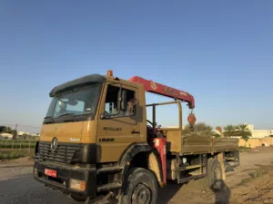 مرسيدس مع رافع 5طن ونص