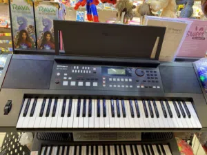 الات موسيقية بيانوهات اورغات الات مختلفة اورغ Roland شرقي غربي