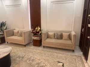 كراسي لمجلس شبه جديدة