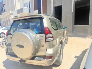 ساره برادو للبيع موديل 2003سياره ممتازه ما تحتاج شي استخدام يومي للتواصل