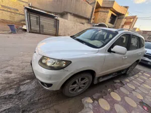 Used Hyundai Santa Fe in Basra
